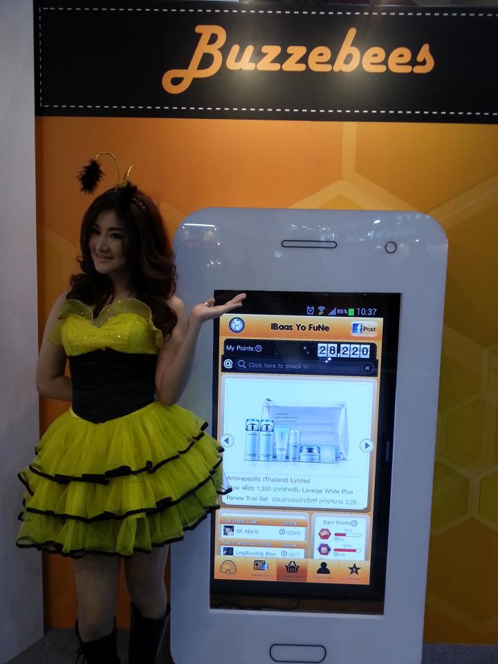 Thailand Online Expo 2013 บูท Buzzebees แน่น!