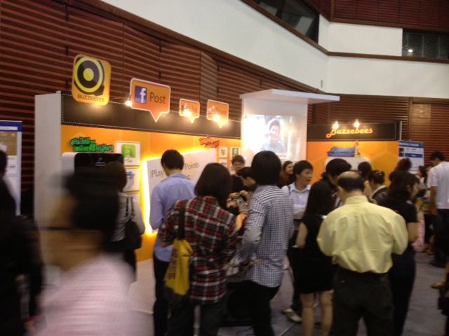 Thailand Online Expo 2013 บูท Buzzebees แน่น!