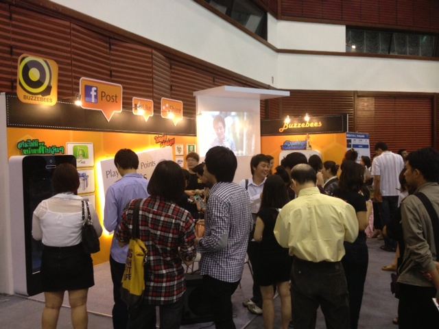 Thailand Online Expo 2013 บูท Buzzebees แน่น!