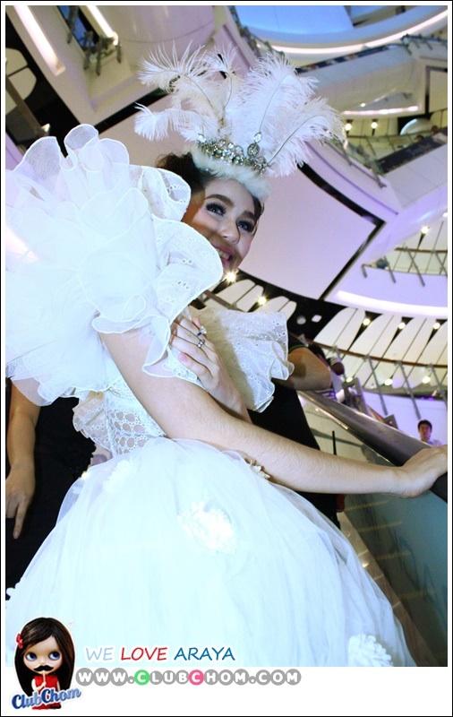 ชมพู่ อารยา ในงานเปิดตัวพรีเซ็นเตอร์ Modern V by Sabina