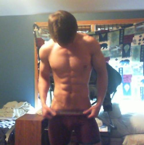 ชอบโชว์ขอแชร์ละกัน (sharing pic guy)