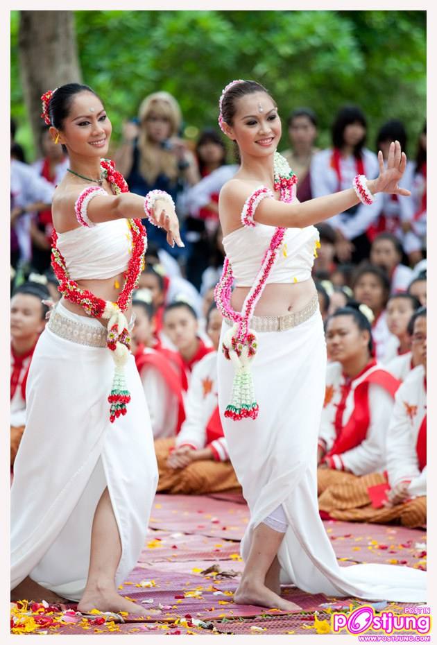 งานไหว้ครูคณะวิจิตรศิลป์ มช ปี2553