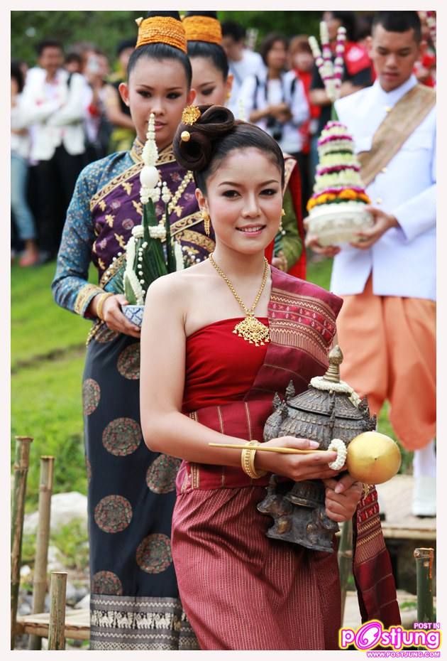 งานไหว้ครูคณะวิจิตรศิลป์ มช ปี2553