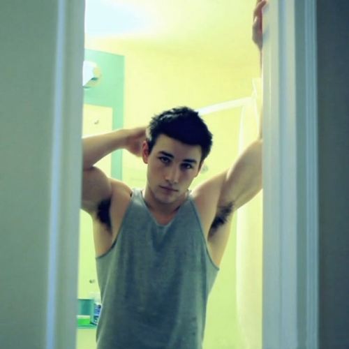 หนุ่มน้อยชิ้น (sexy boy)