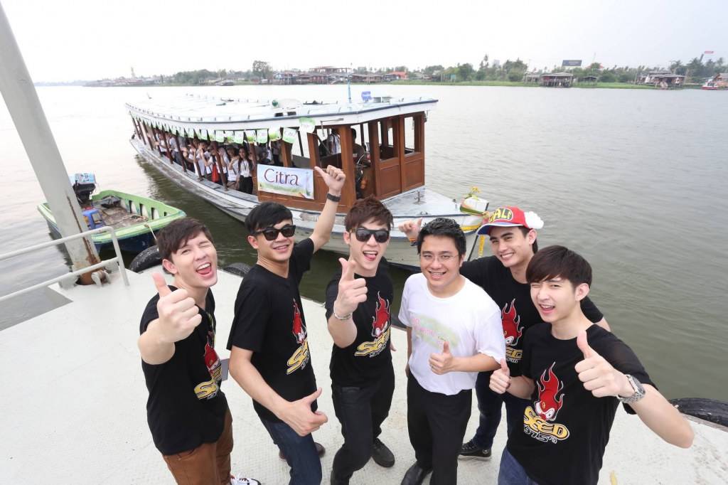 &ldquo;หมอช้าง&rdquo; ชวน 4 ดีเจซี้ด นำทีม 24 สาวซิตร้าร่วมทริปเสริมดวงลบจุดด่างดำ