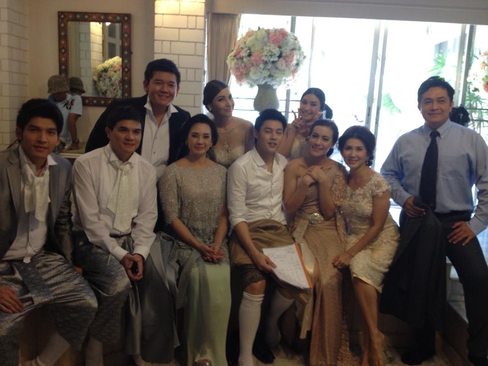 ต้นรักริมรั้ว......