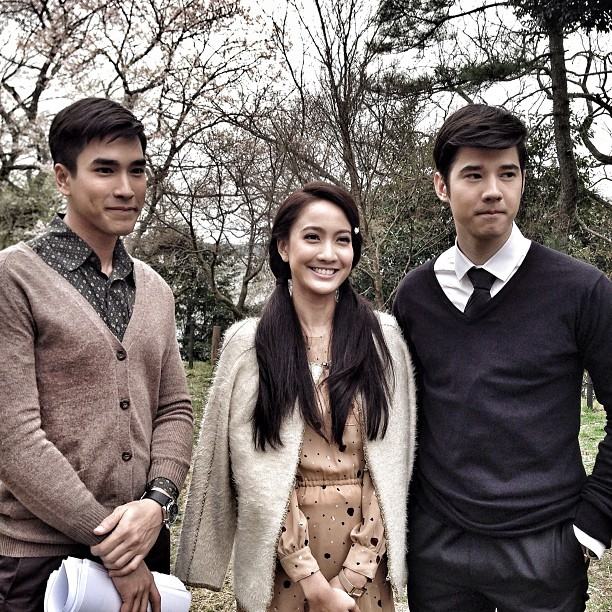 รอยรักหักเหลี่ยมตะวัน