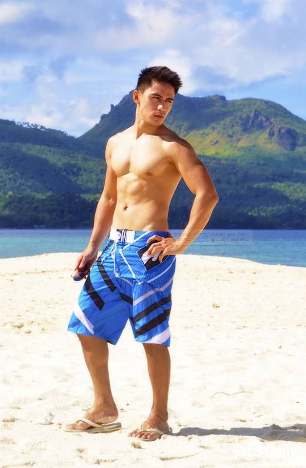 นายแบบฟิลิปปินส์Rene Mayo เต้น Cover เพลง Gentleman ของ PSY