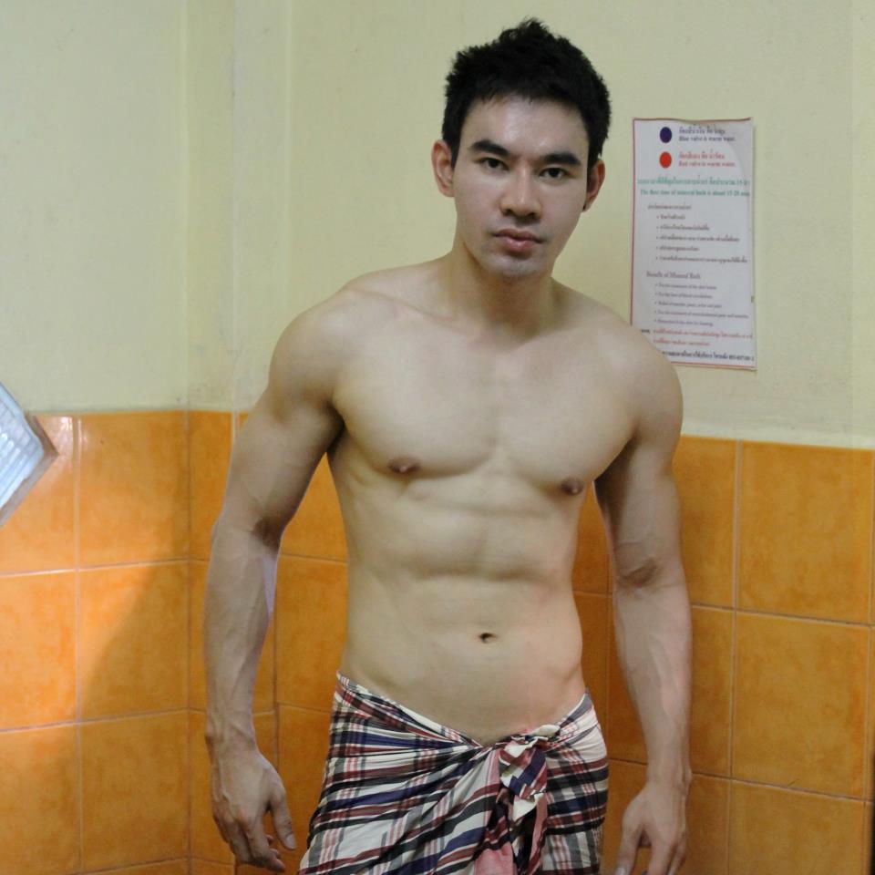 พ่อหนุ่ม หุ่นฟิน 55 !!