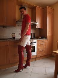 เมื่อผู้ชายหันมาใส่ รองเท้าส้นสูง........
