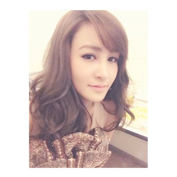 ออย มิรา  รักข้ามเส้น