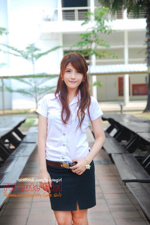 พลอย นิติศาสตร์