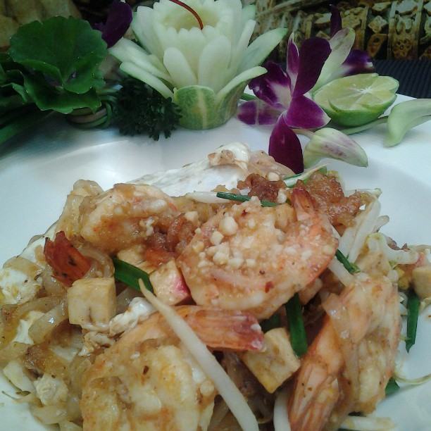 ผัดไทยกุ้งสดใช้น้ำมะขามเปียก