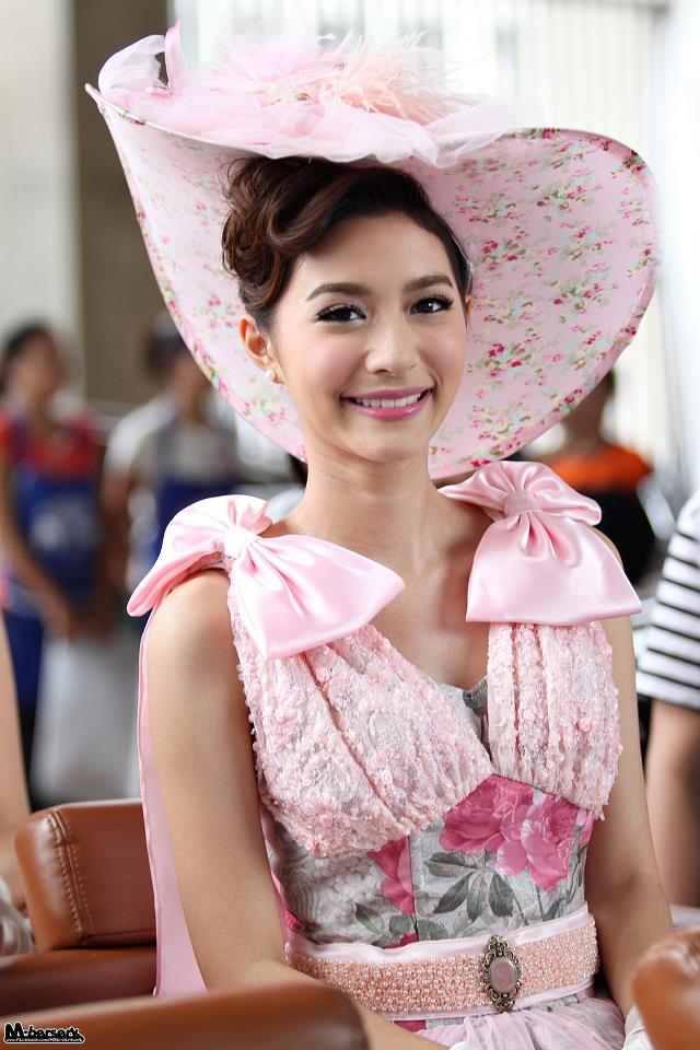 มิว นิษฐา สวย ขาว ตัวเล็ก