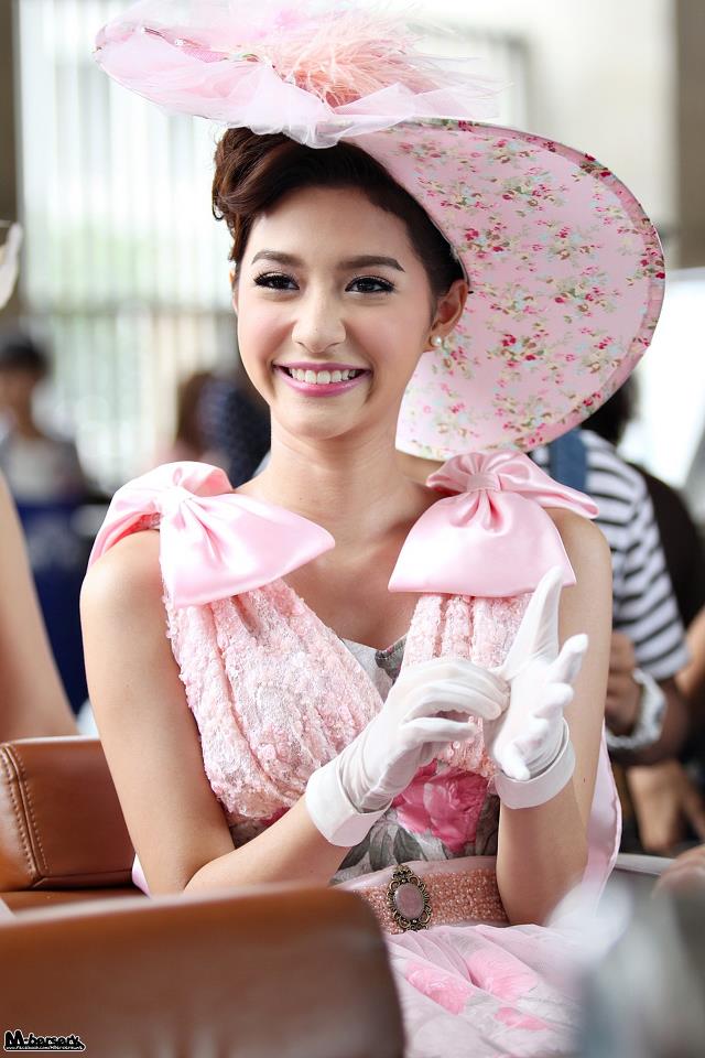 มิว นิษฐา สวย ขาว ตัวเล็ก