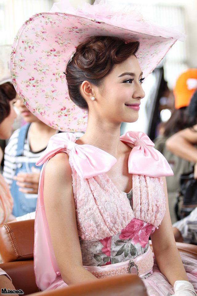 มิว นิษฐา สวย ขาว ตัวเล็ก