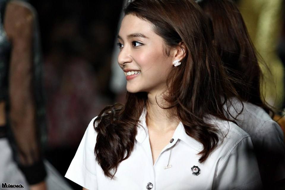 มิว นิษฐา สวย ขาว ตัวเล็ก