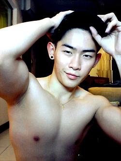 คนรักหนุ่มเซ็กซี่ 551