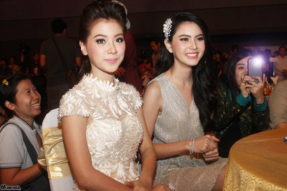 ใหม่ ดาวิกา  ใบเฟิร์น พิมชนก   เพื่อนซี้วิกหมอชิต
