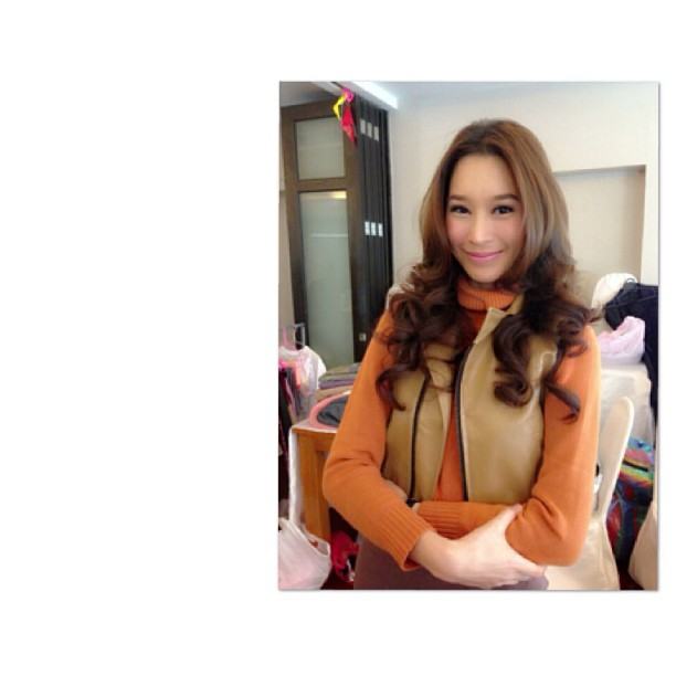 ฉัตร ปริยฉัตร ลิ้มธรรมมหิศร ขาว สูง สวย