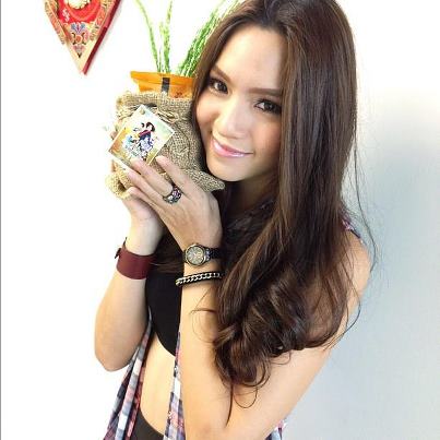 เสื้อเอวลองสำหรับสาวๆหุ่นดี