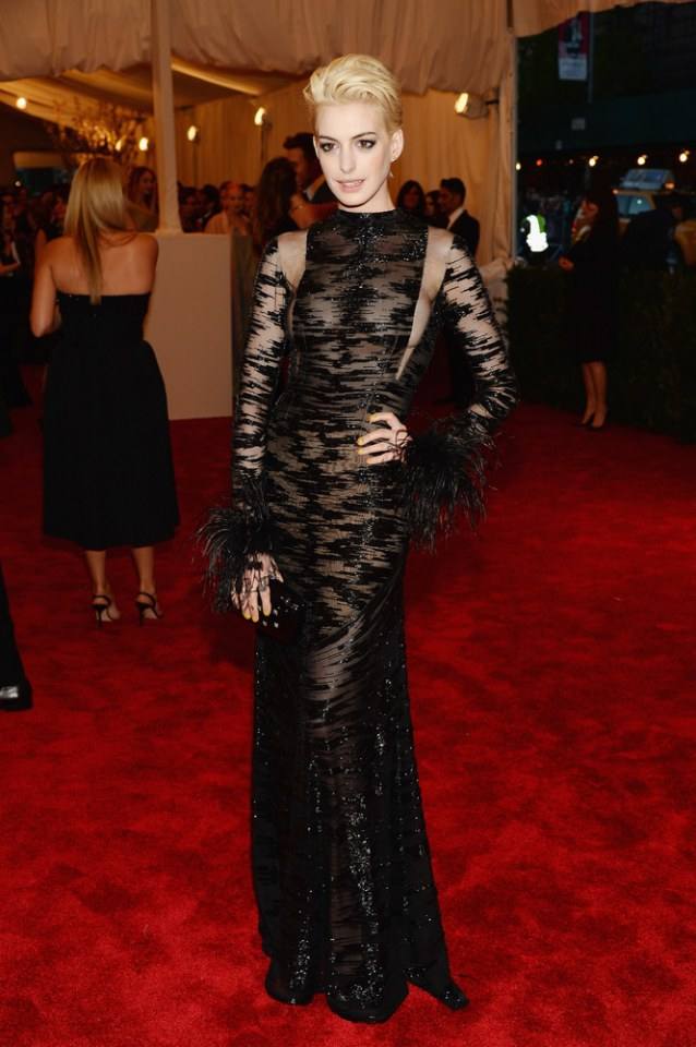 Anne Hathaway In Valentino