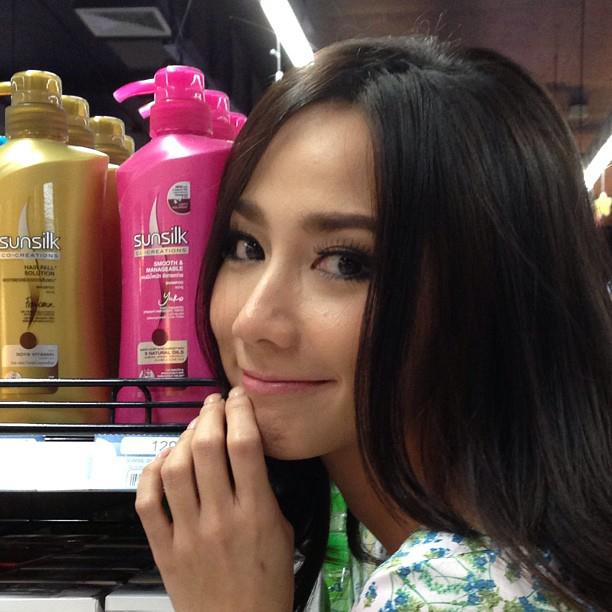 อั้ม พัชราภา เเต่งหน้าเเบบเบาๆค่ะ