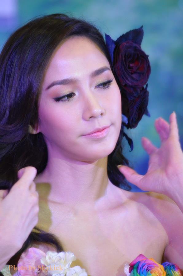 อั้ม พัชราภา เเต่งหน้าเเบบเบาๆค่ะ