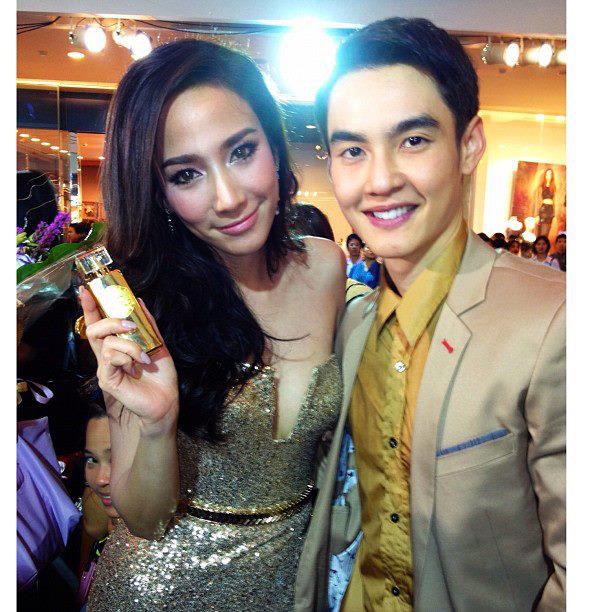 อั้ม พัชราภา เเต่งหน้าเเบบเบาๆค่ะ