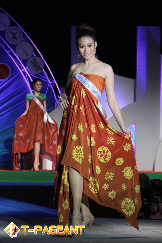 ใครคือ มิสยูนิเวิร์สไทยแลนด์ 2013