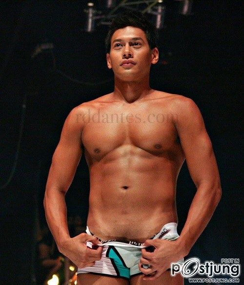 ถอดโชว์เรือนร่าง 243