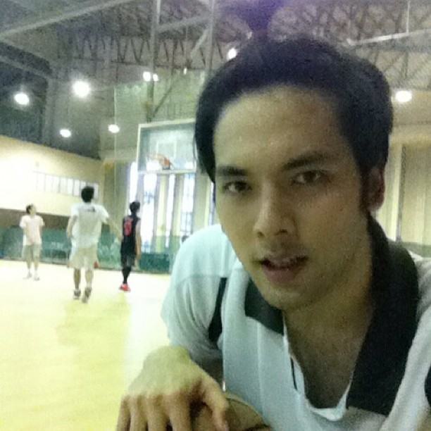 บอม ธนิน