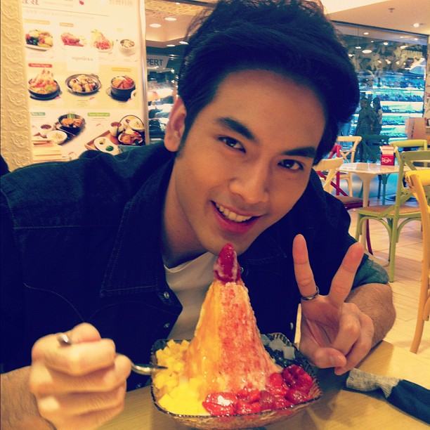 บอม ธนิน