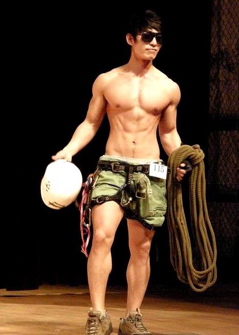 พ่อหนุ่ม หุ่นฟิน 61 !!