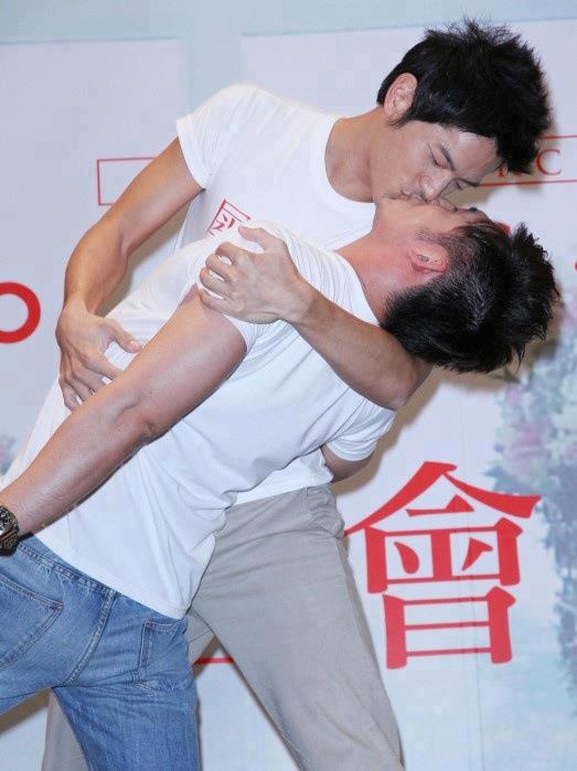 พ่อหนุ่ม หุ่นฟิน 66 !!