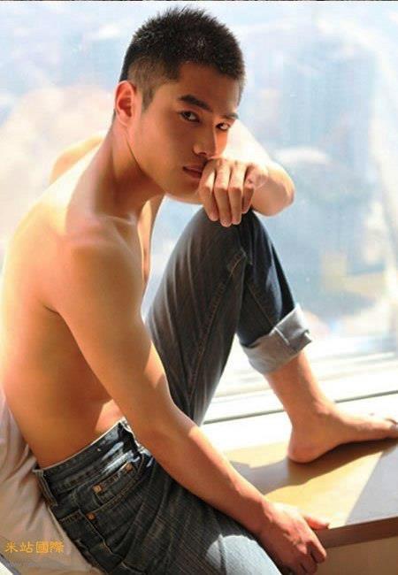 พ่อหนุ่ม หุ่นฟิน 68 !!