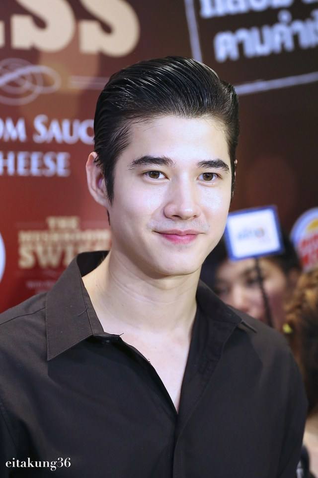 มาริโอ้ เมาเร่อ ร่วมงานเปิดตัวแฮมเบอร์เกอร์ที่สยามพารากอน
