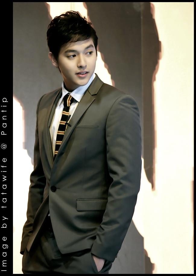 เจมส์ จิรายุ & เบลล่า ราณี @ รายการ Tonight Show 13-5-56