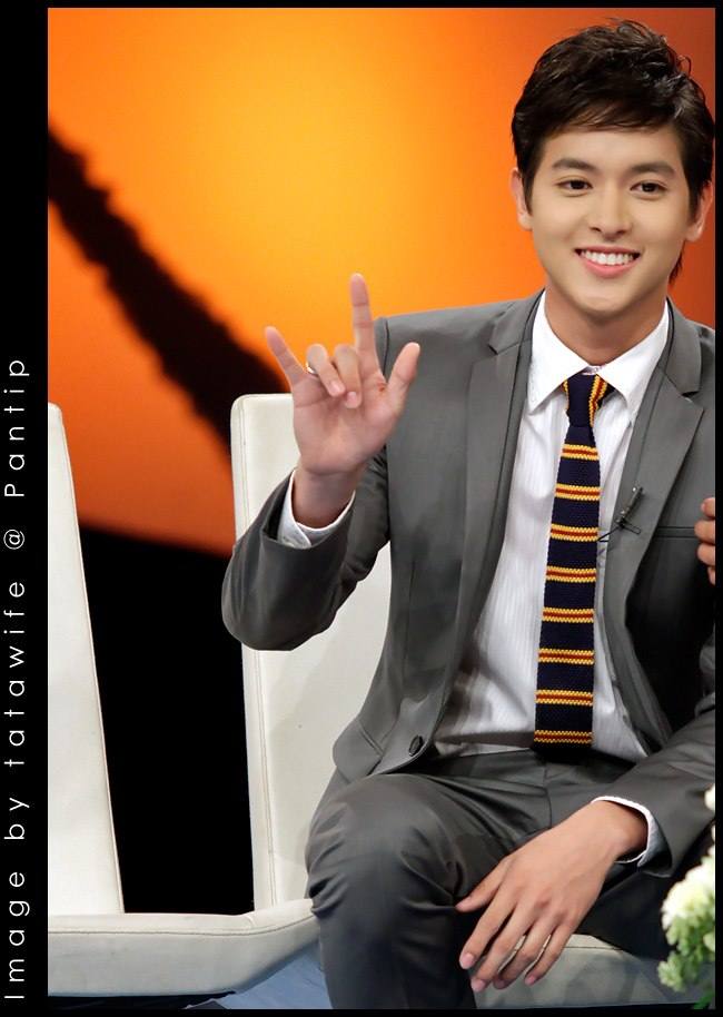 เจมส์ จิรายุ & เบลล่า ราณี @ รายการ Tonight Show 13-5-56