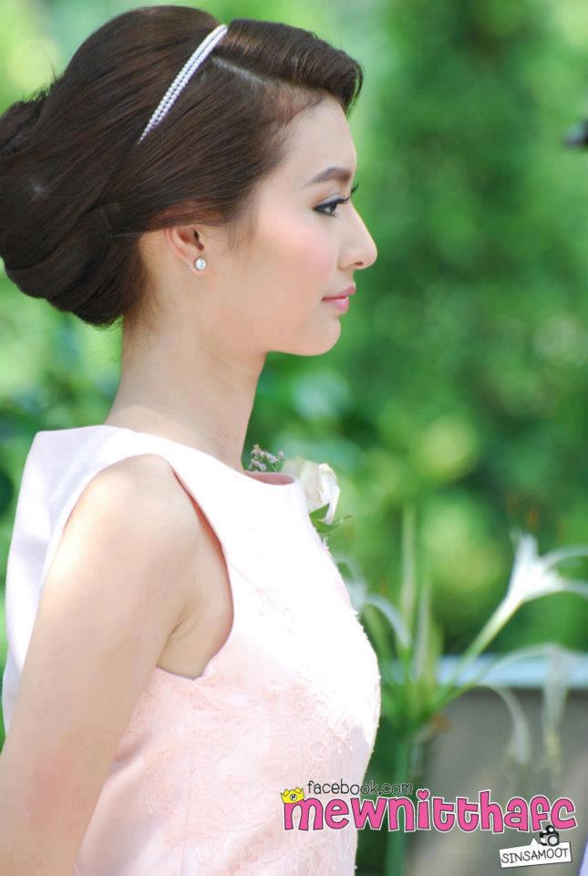 มิว นิษฐา สวยขาวตัวเล็ก