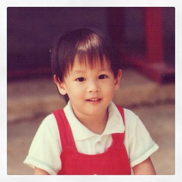 เจมส์ จิรายุ ฉายแววหล่อแต่เด็ก ชมภาพย้อนวันวาน ในวัยละอ่อน
