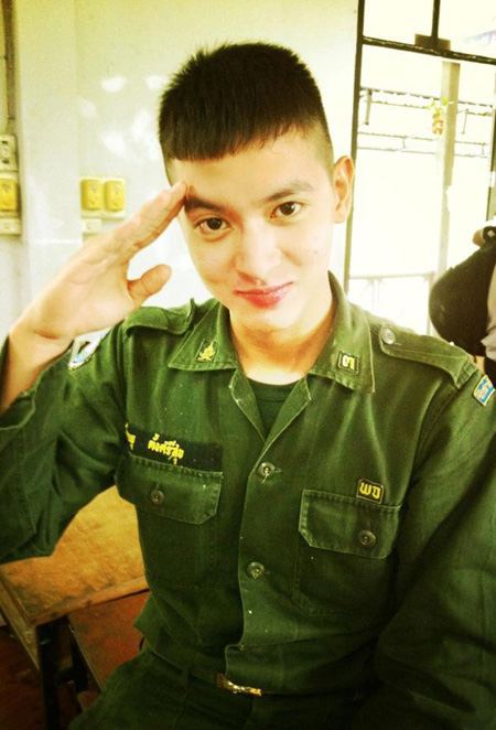 เจมส์ จิรายุ ฉายแววหล่อแต่เด็ก ชมภาพย้อนวันวาน ในวัยละอ่อน