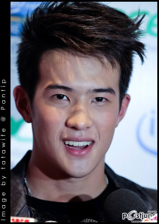 ซูมๆเจมส์ มาร์ ใสวิ๊งค์ๆปากน่าจุ๊บ
