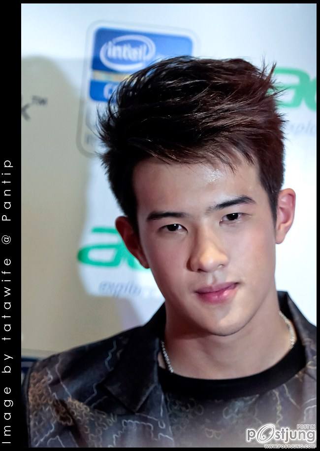 ซูมๆเจมส์ มาร์ ใสวิ๊งค์ๆปากน่าจุ๊บ