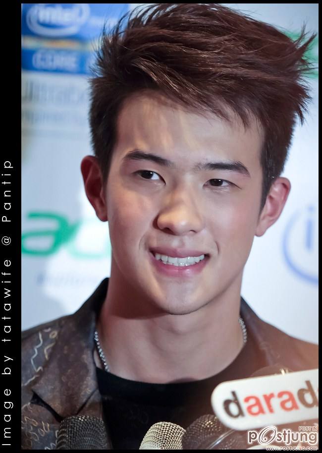 ซูมๆเจมส์ มาร์ ใสวิ๊งค์ๆปากน่าจุ๊บ