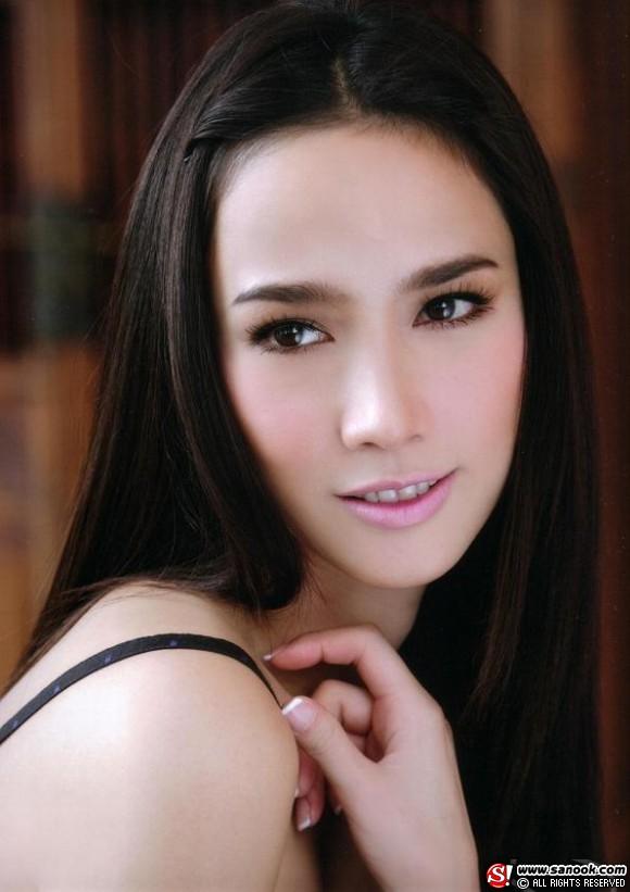 ดาราหน้าสวยของวงการ