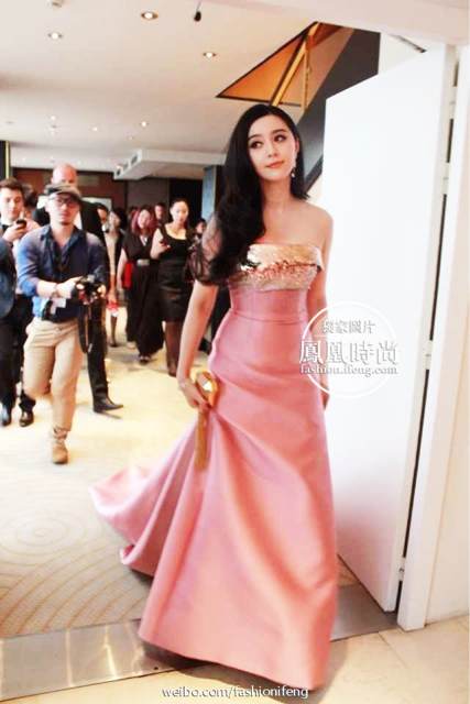 แม่นาง"ฟ่านปิงปิง" ชุดหลุยส์สีชมพู "พิธีเปิดเทศกาลหนังเมืองคานส์ครั้งที่ 66" !!