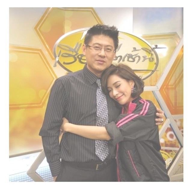 พลอย  ig ทะลุ 1 ล้านอีกคนละค่ะ