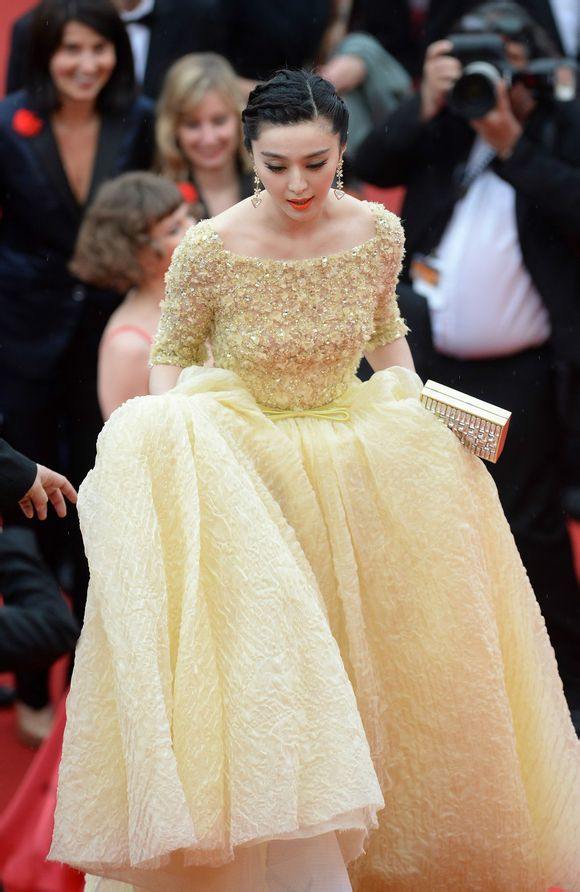 แม่นาง"ฟ่านปิงปิง" ชุดสีเหลืองอ่อน วันที่สองของเทศกาลหนังเมืองคานส์ !!
