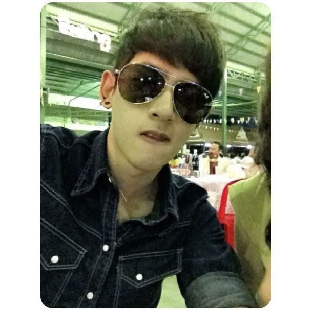 หนุ่มหล่อหน้าใสเจ้าของอู่ดัง
